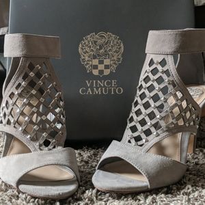 Suede peep toe pumps